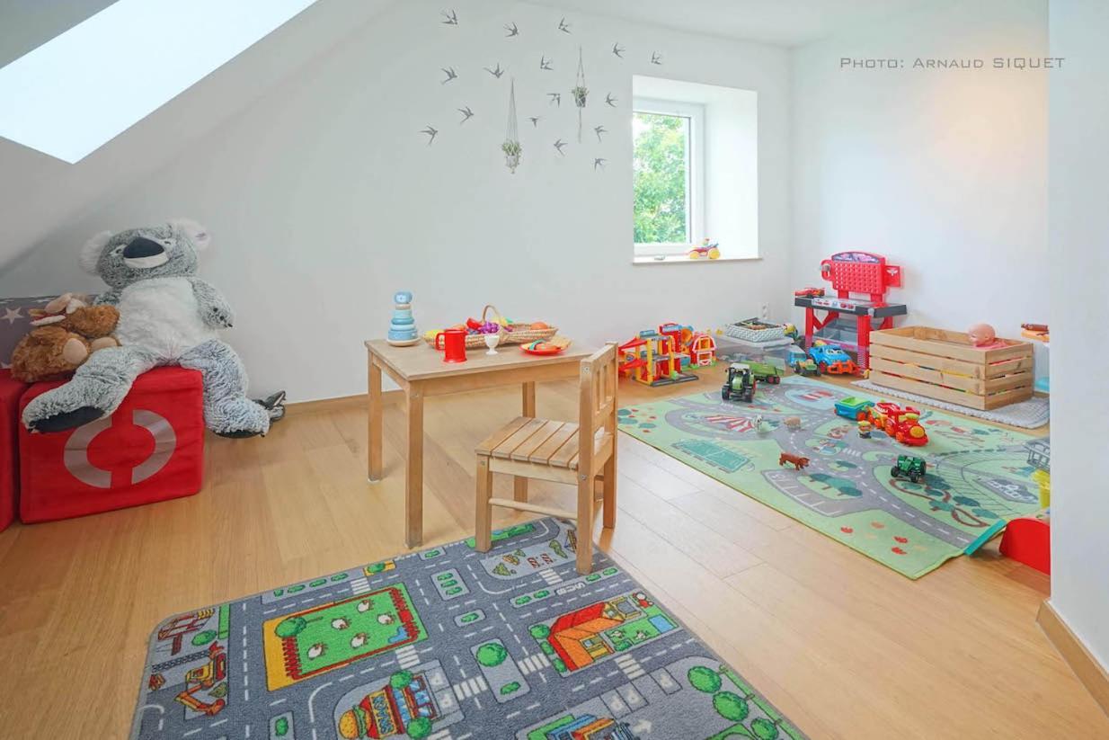 Gite Familial Ferme Des Aujes Falaen Onhaye Exterior photo